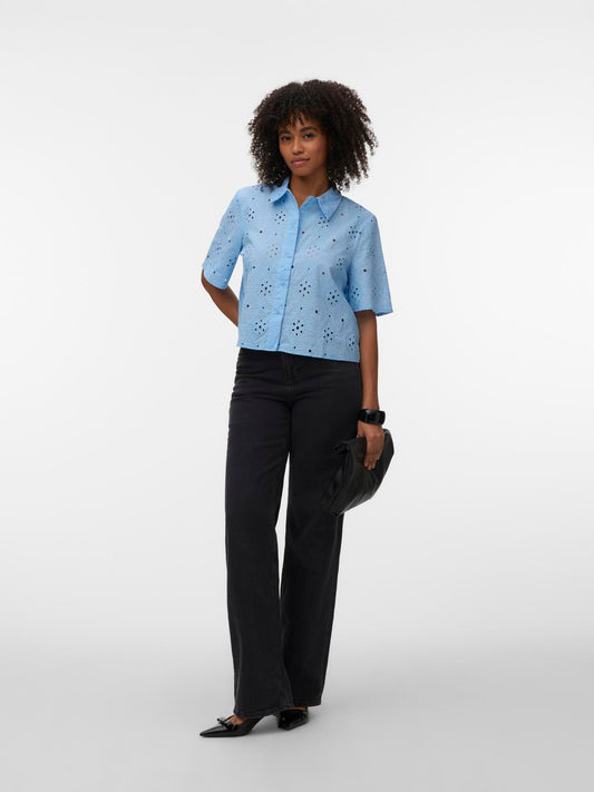 model_shot-front