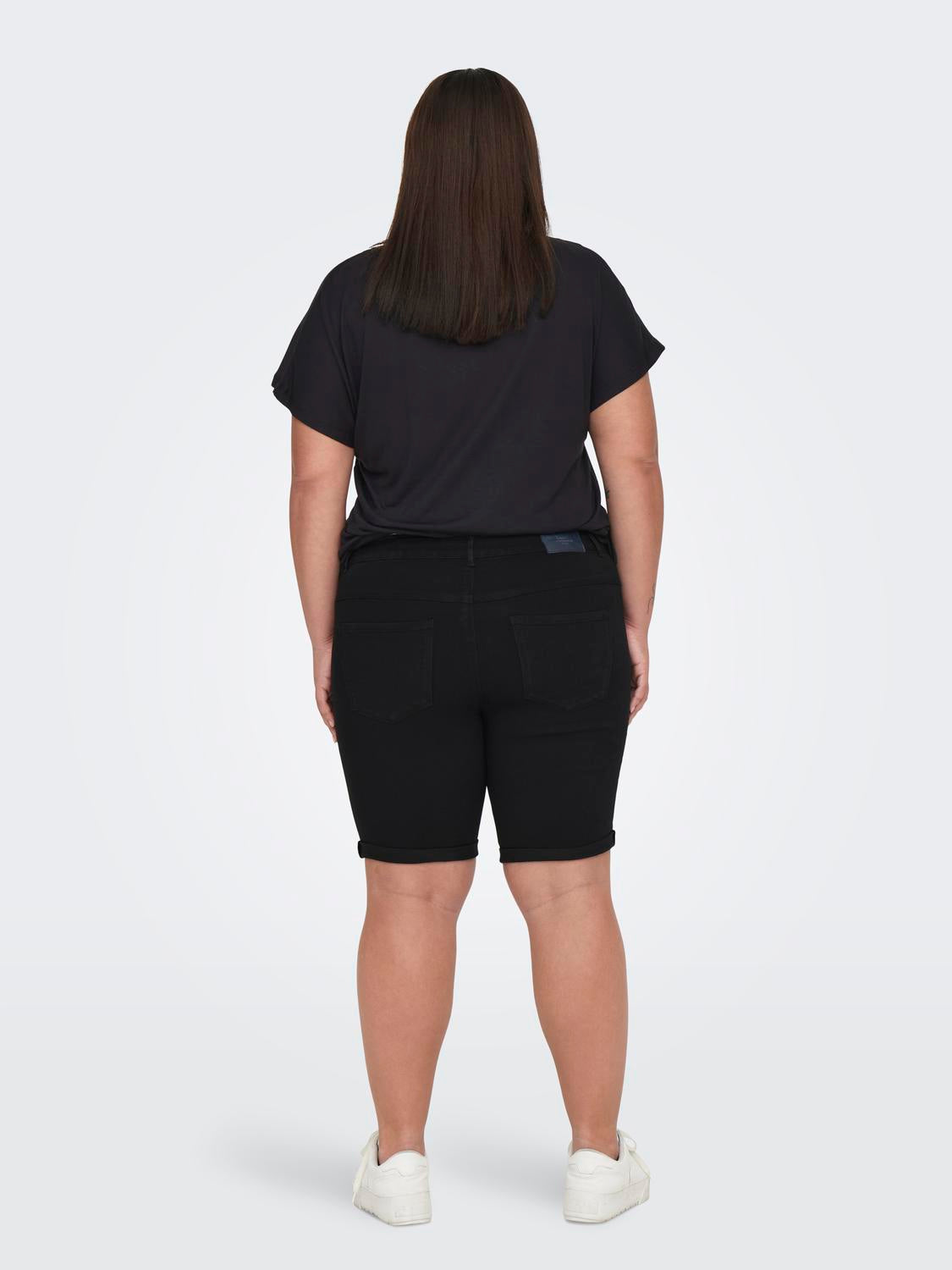 model_shot-back