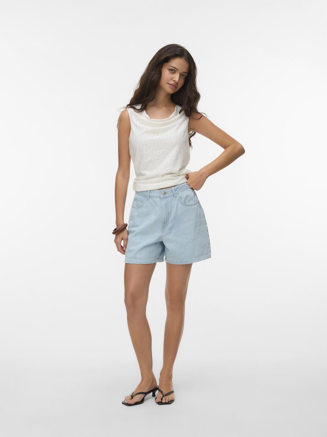 model_shot-front