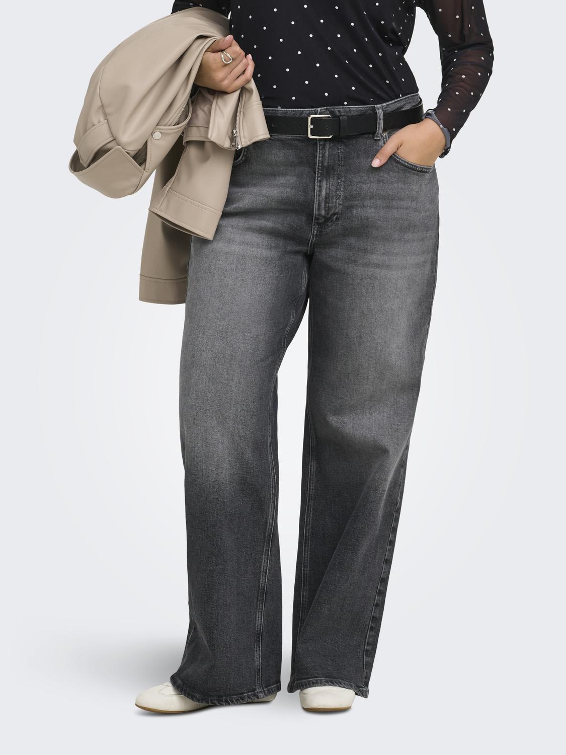 model_shot-front
