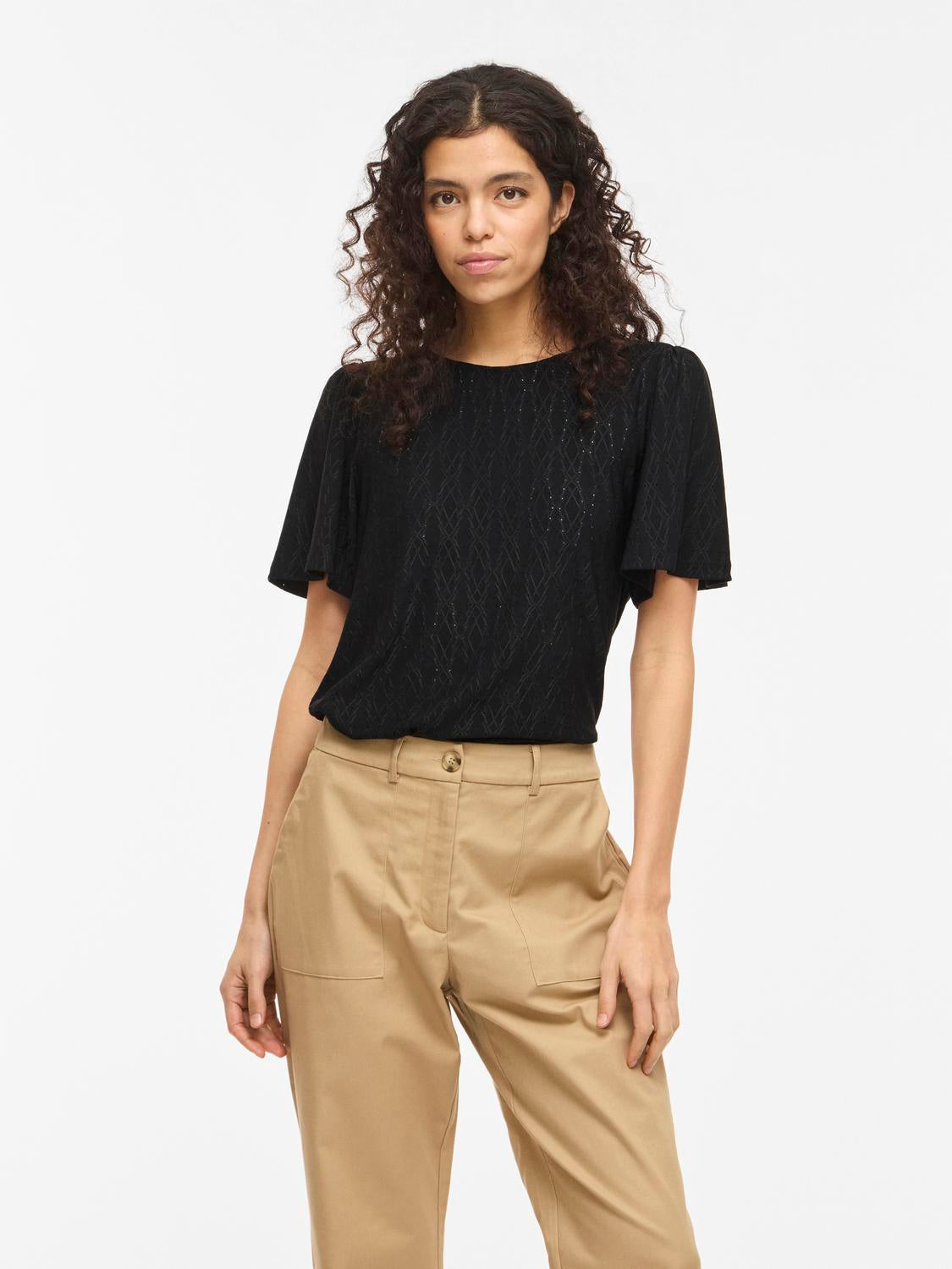 model_shot-front
