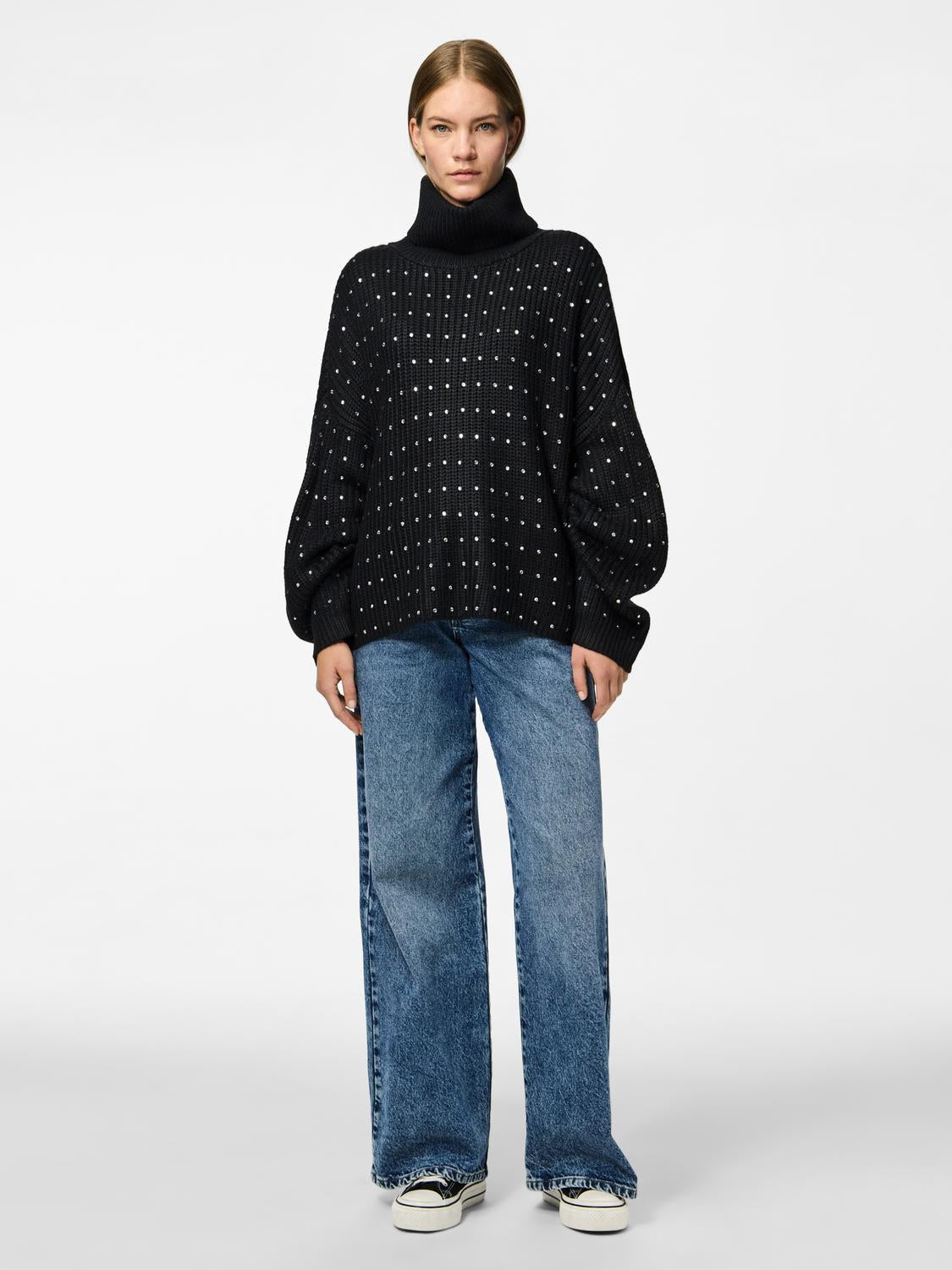 model_shot-front_full