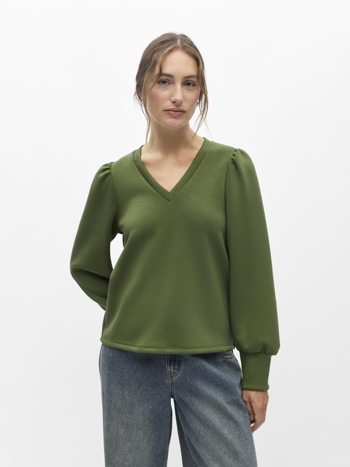 model_shot-front