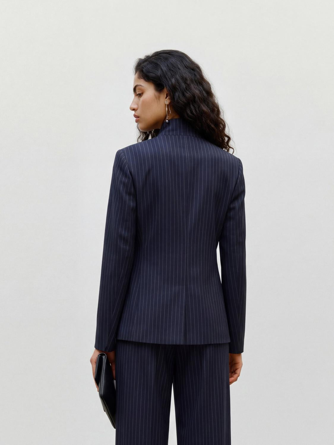 model_shot-back