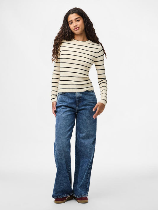 model_shot-front_full