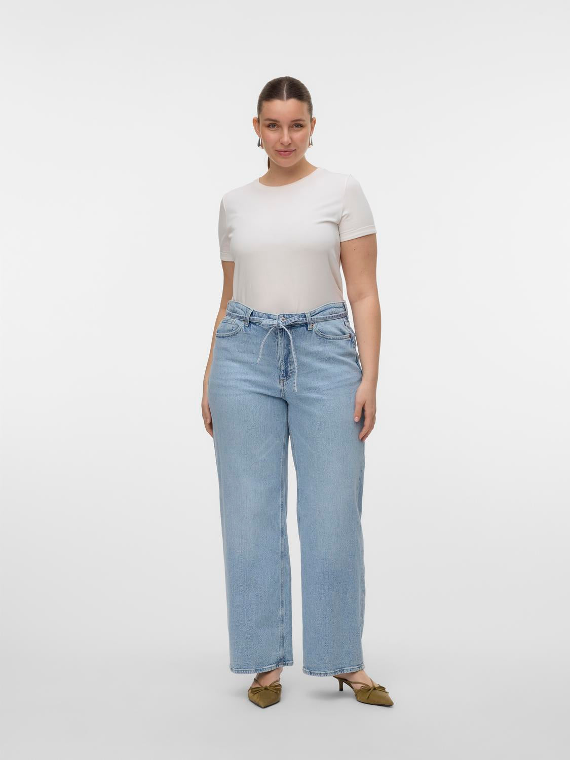 model_shot-front_full