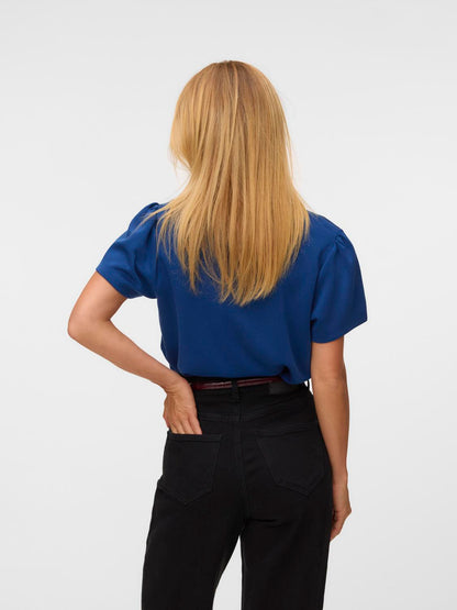 model_shot-back