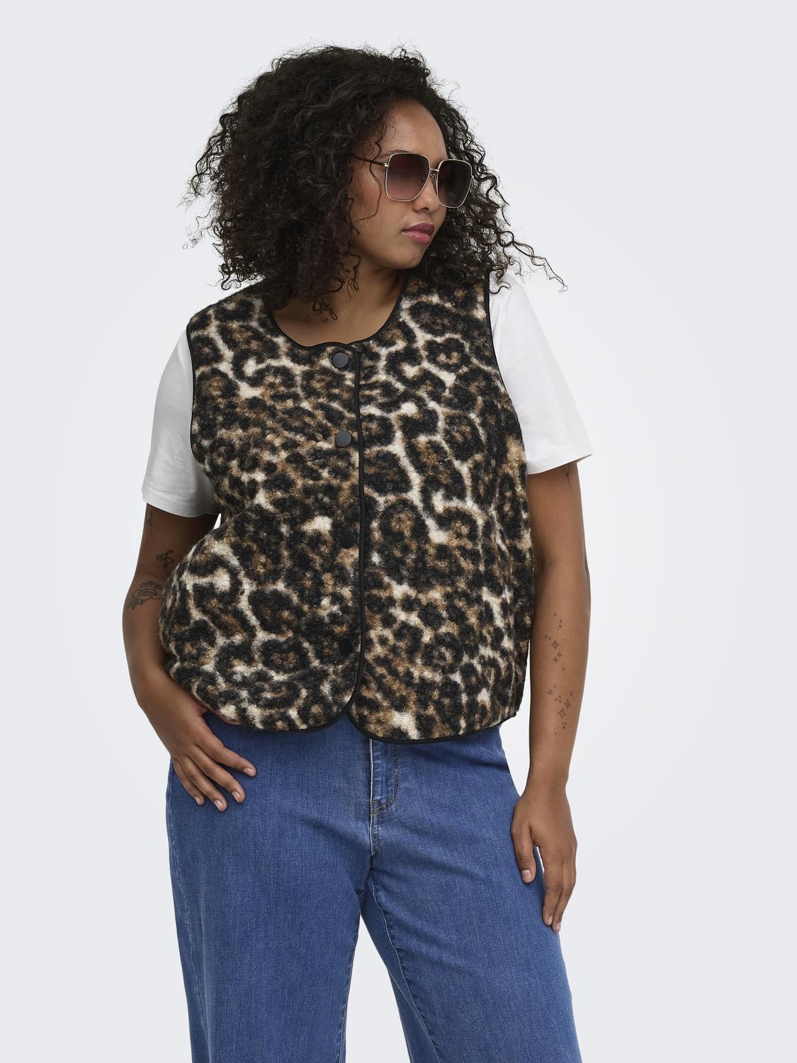 model_shot-front
