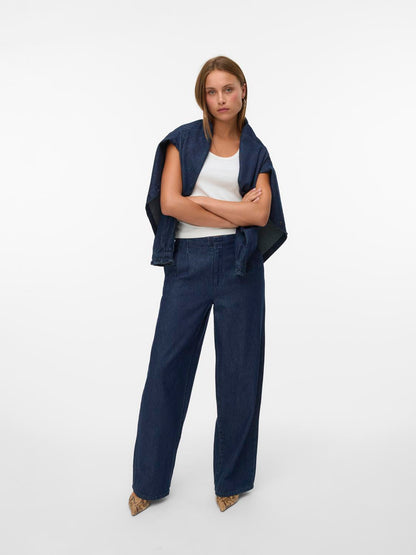 model_shot-front