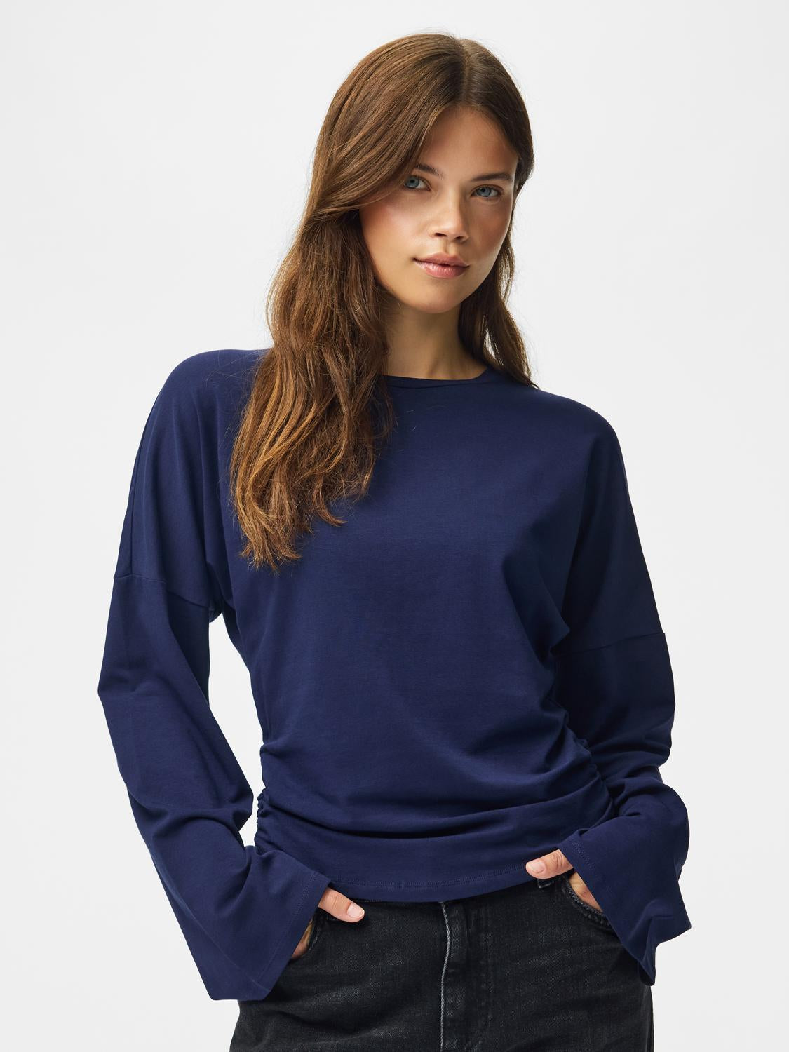model_shot-front