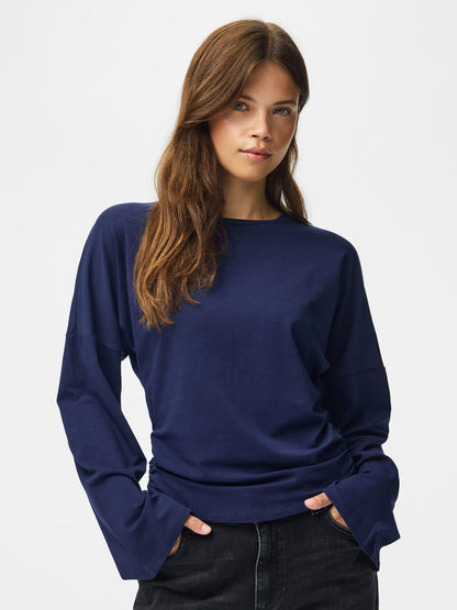 model_shot-front