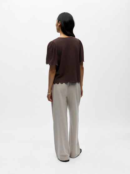 model_shot-back
