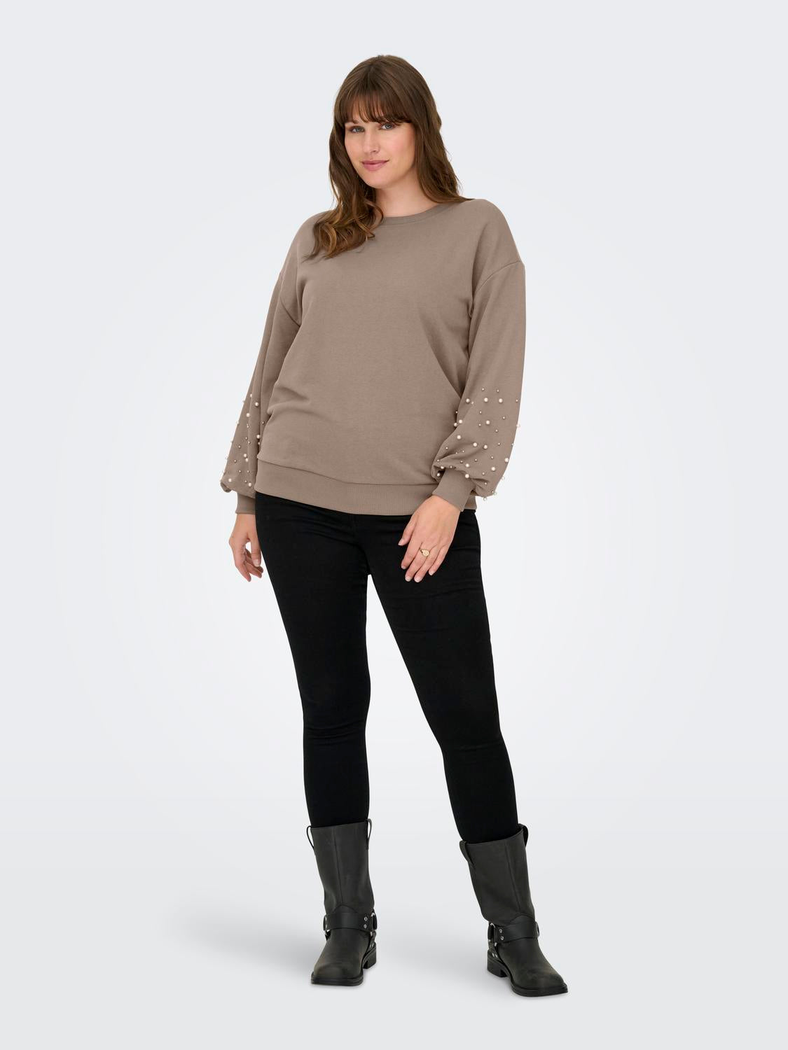 model_shot-front_full