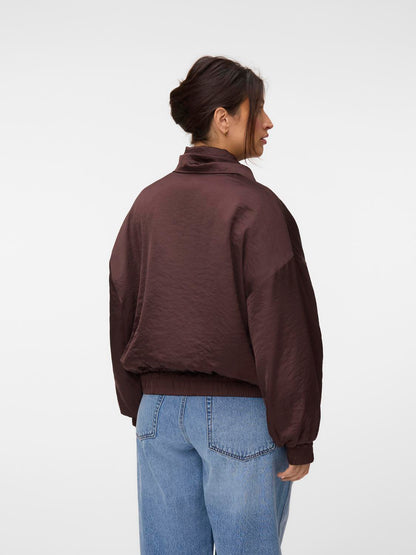 model_shot-back