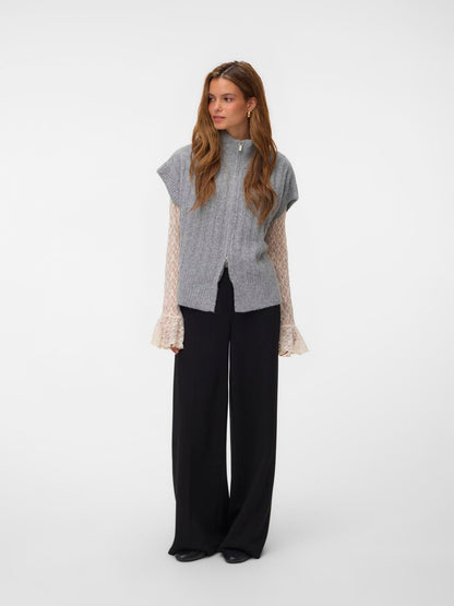 model_shot-front