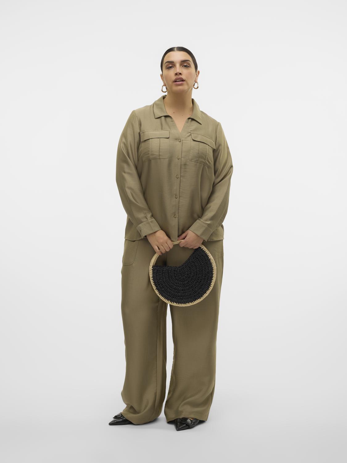 model_shot-front_full