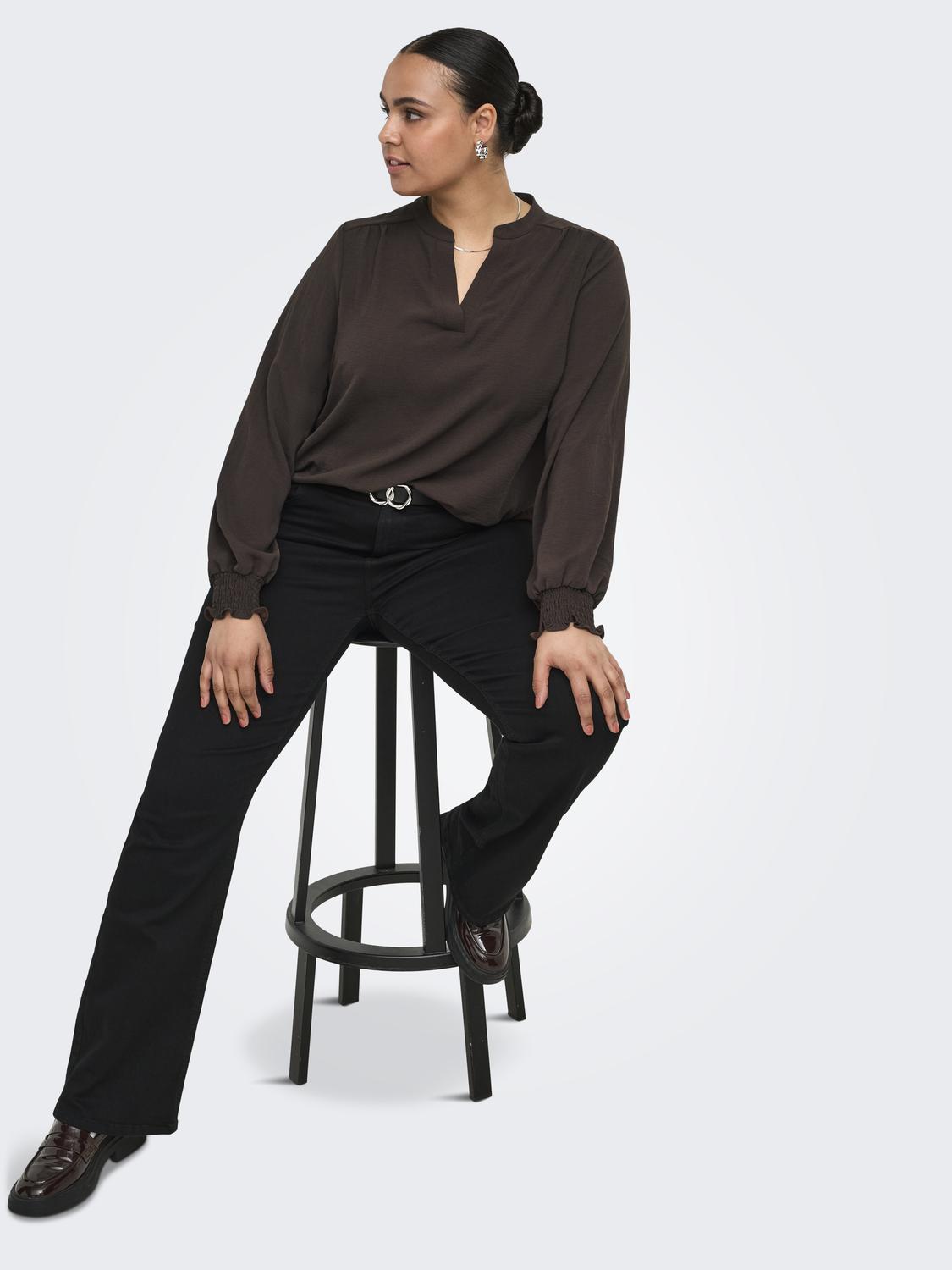 model_shot-creative