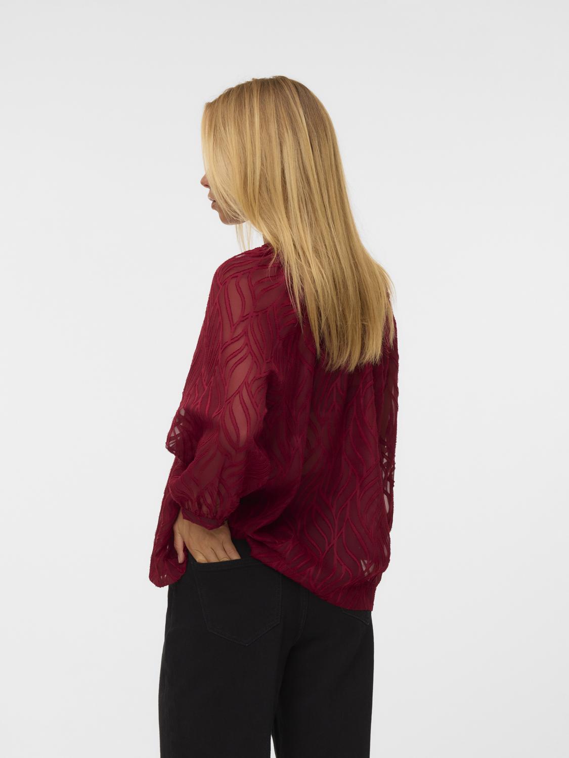model_shot-back