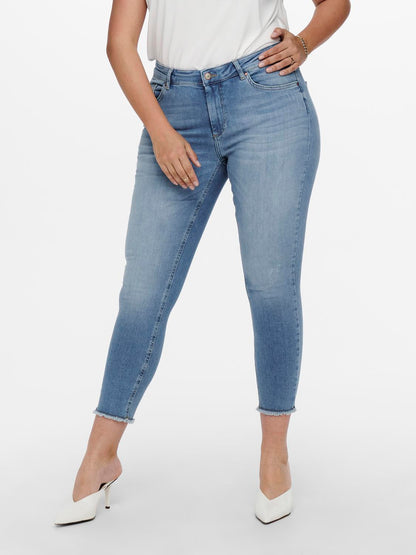model_shot-front