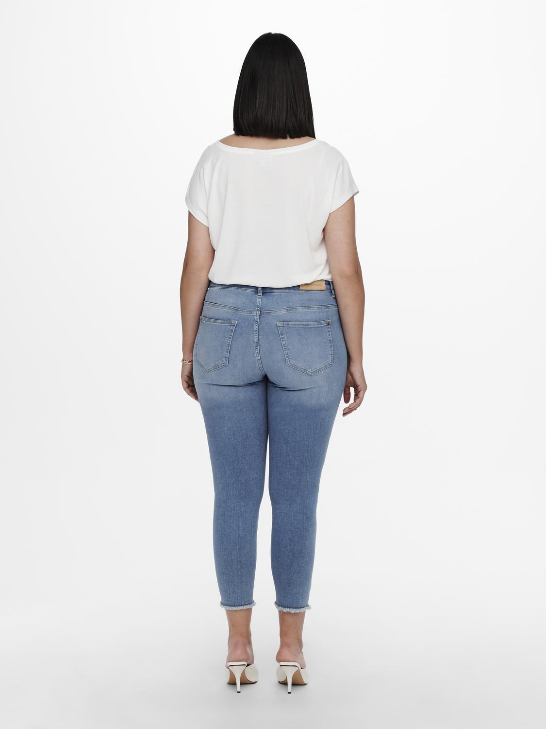 model_shot-back