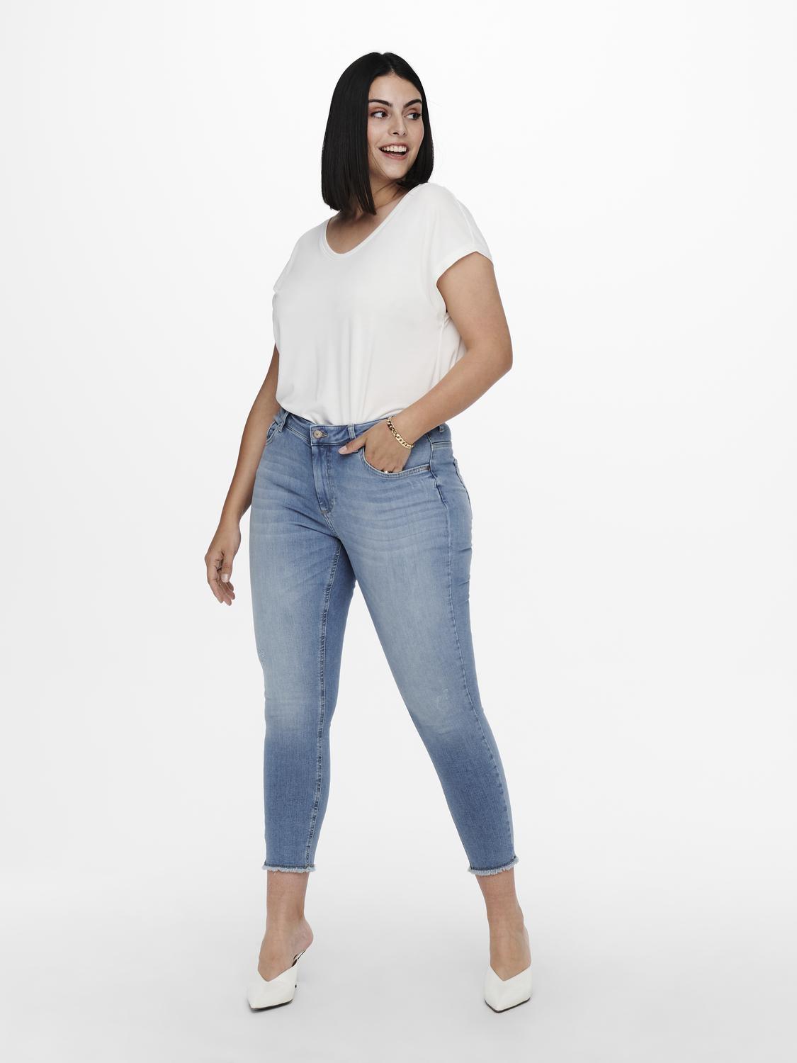 model_shot-front_full