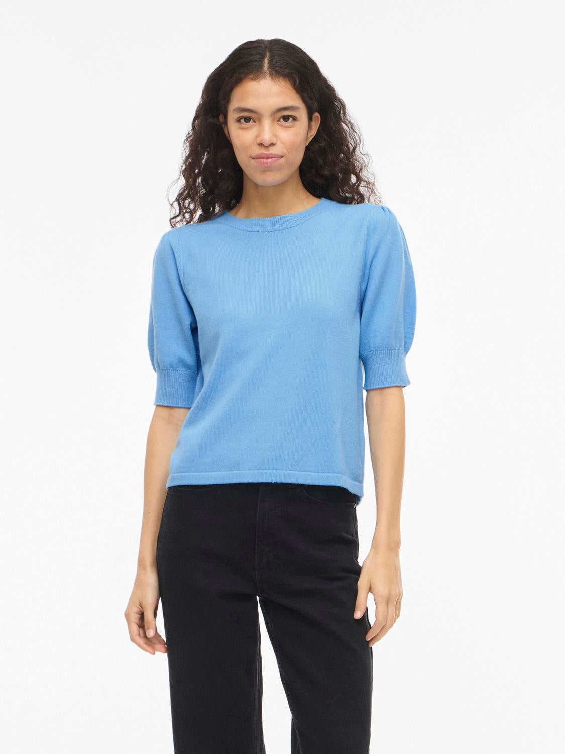 model_shot-front