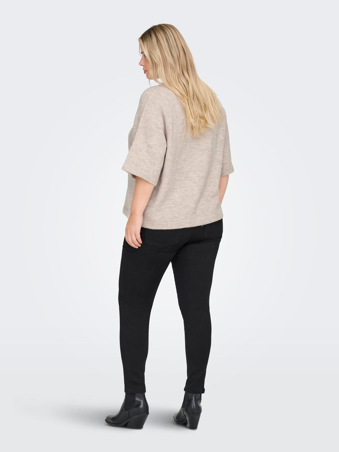 model_shot-back