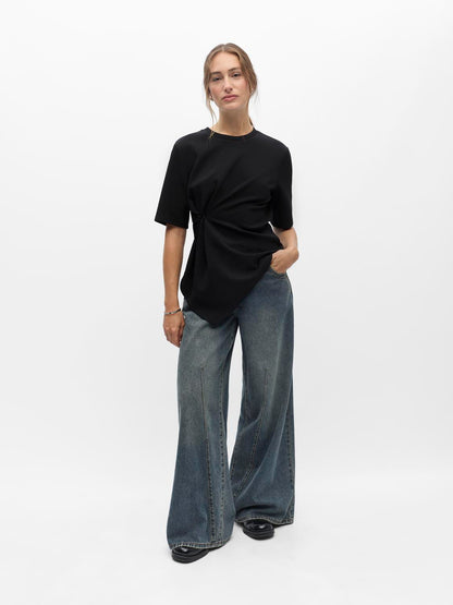 model_shot-front_full