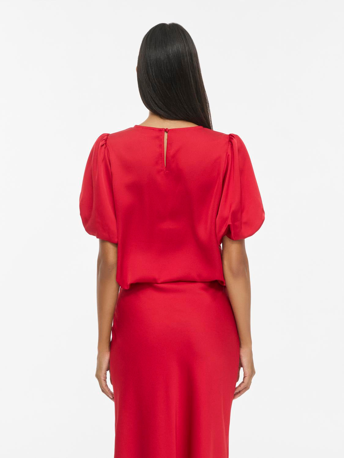 model_shot-back