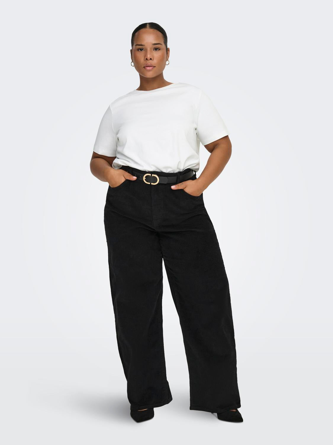 model_shot-front_full