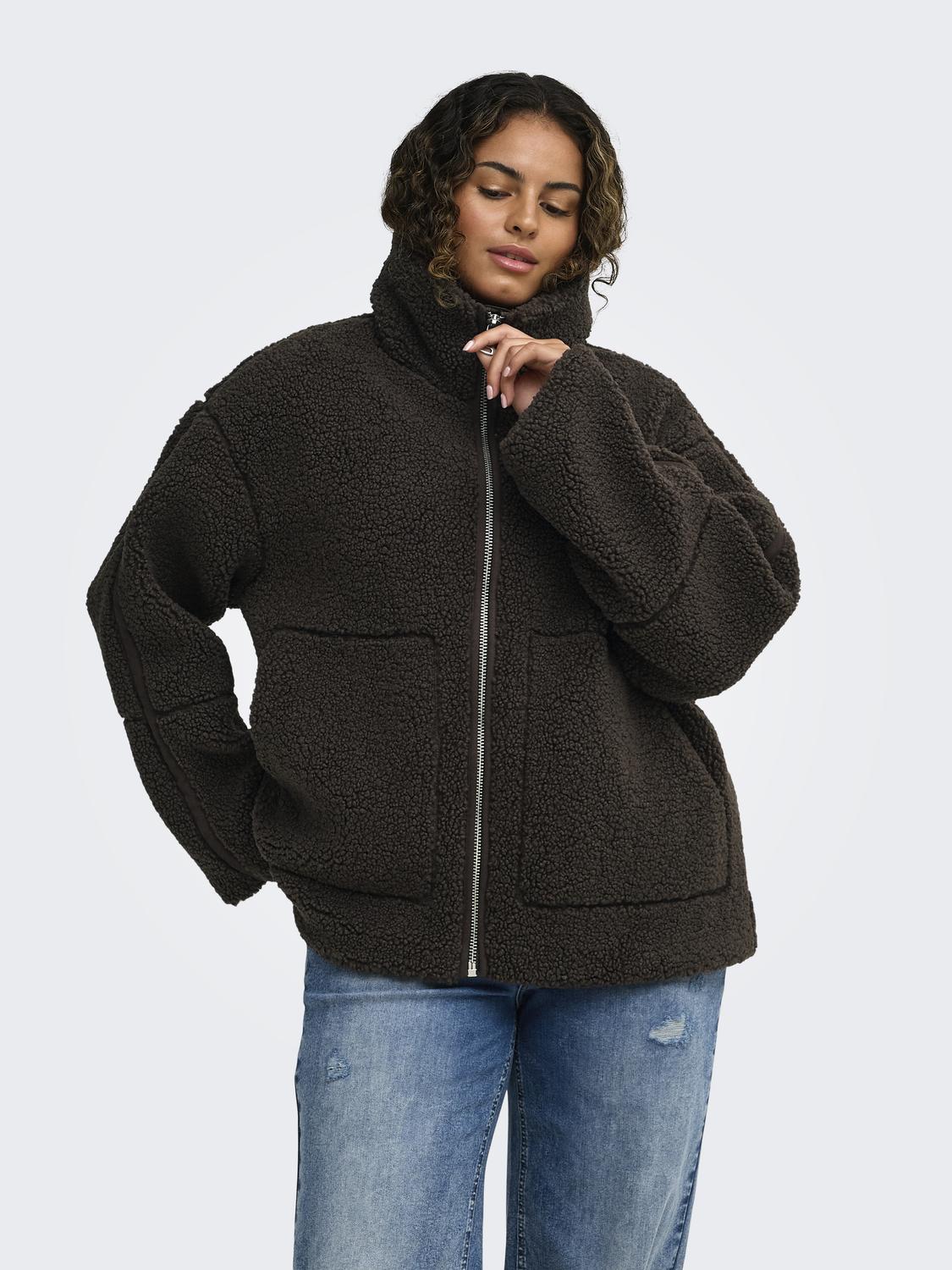 model_shot-front