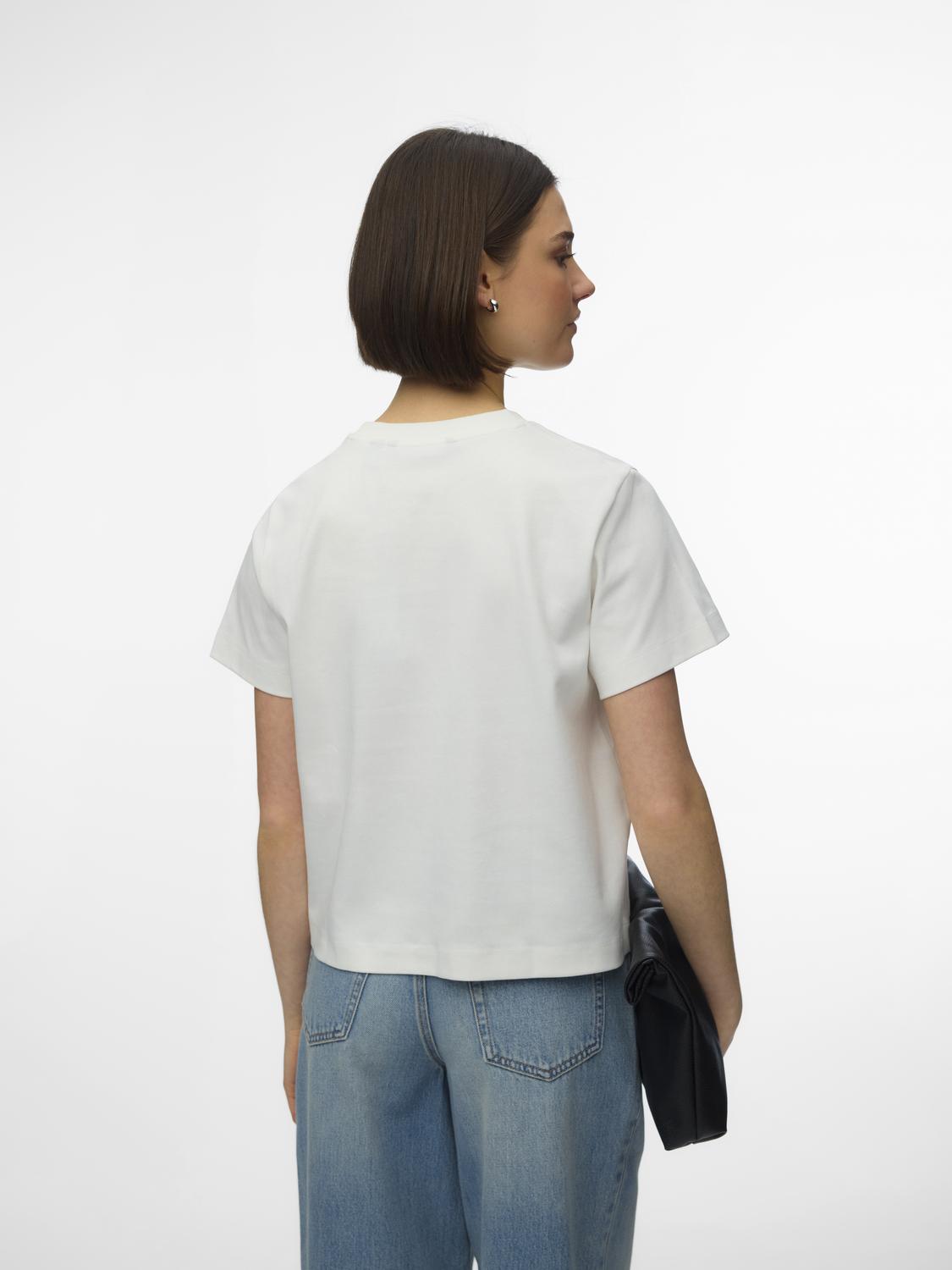 model_shot-back