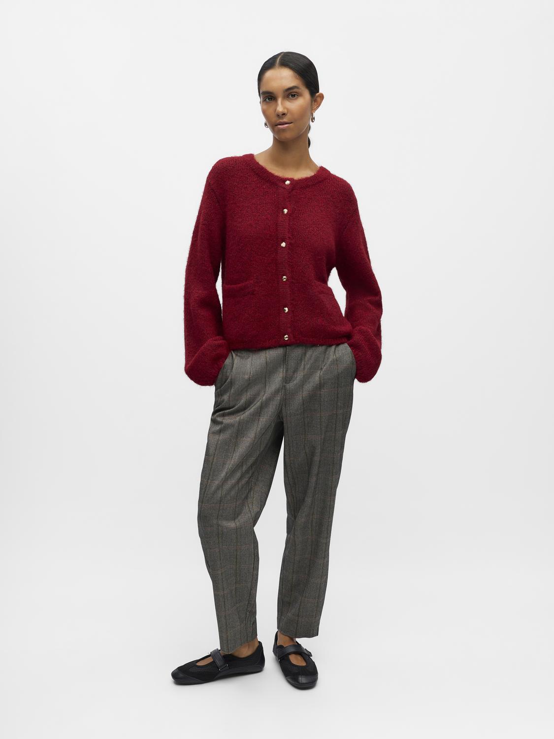 model_shot-front_full