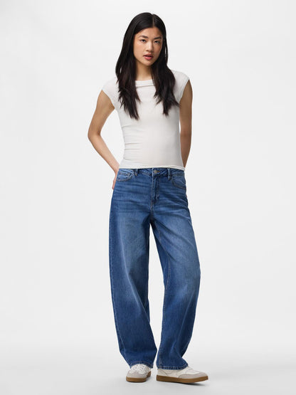 model_shot-front_full