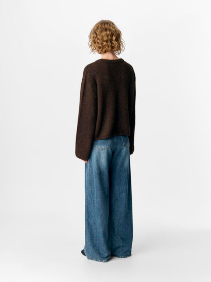 model_shot-back