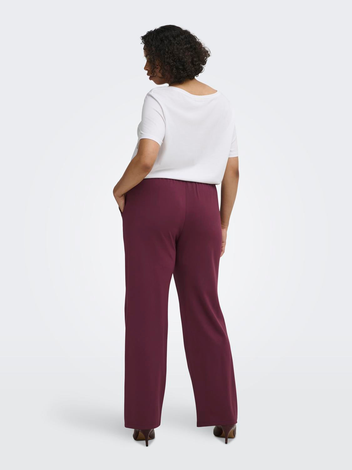 model_shot-back