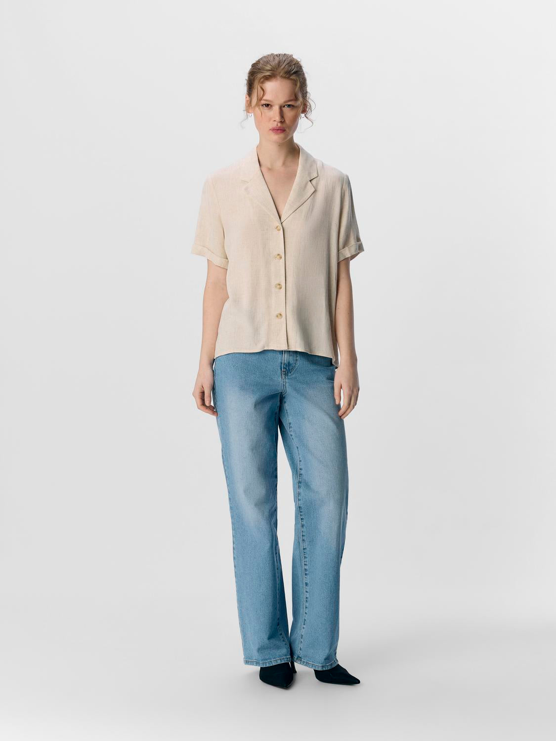 model_shot-front_full