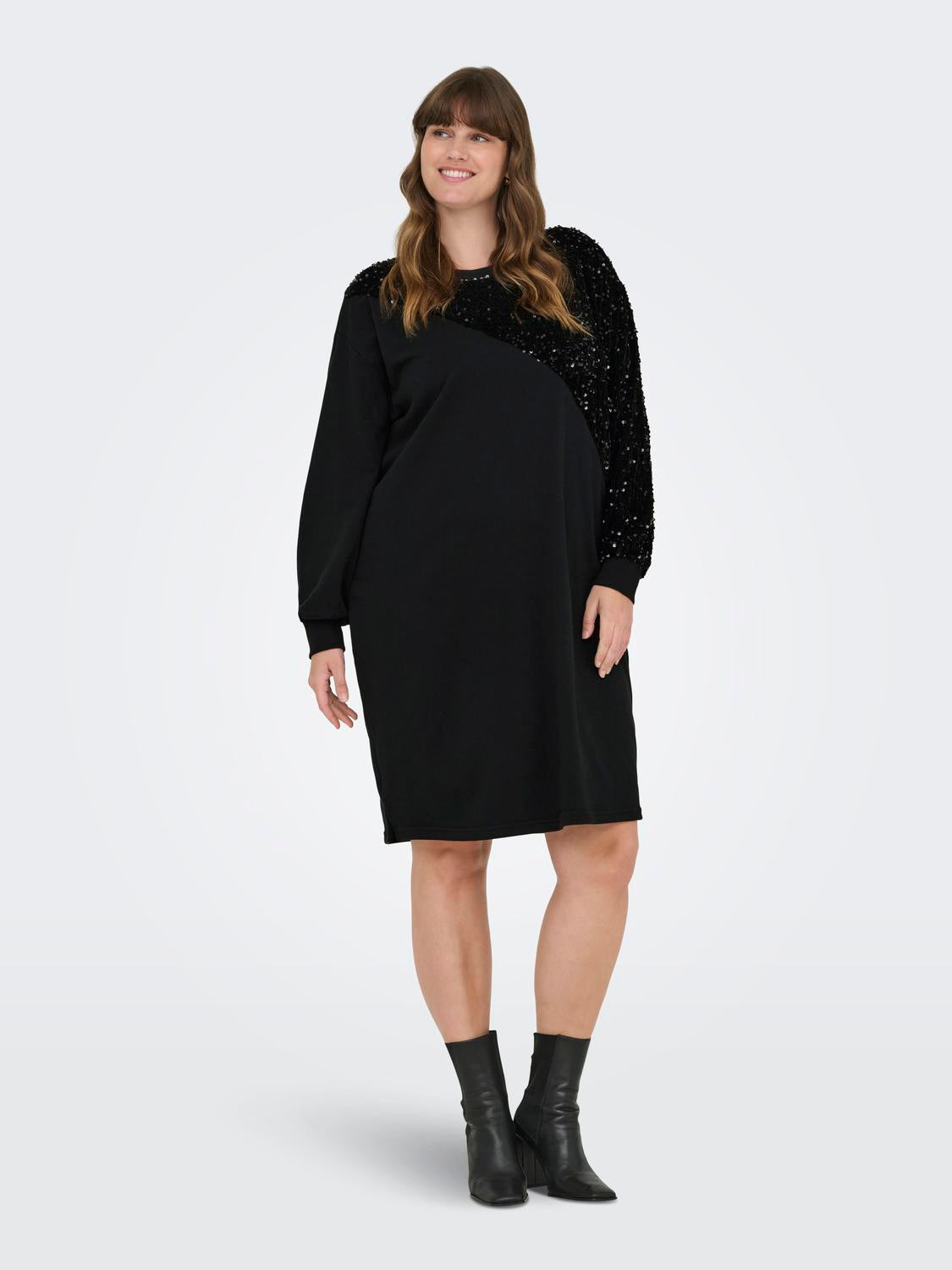 model_shot-front_full