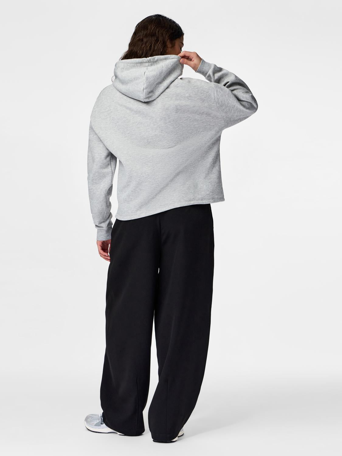 model_shot-back