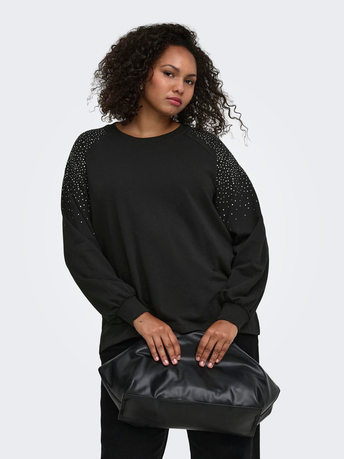 model_shot-front