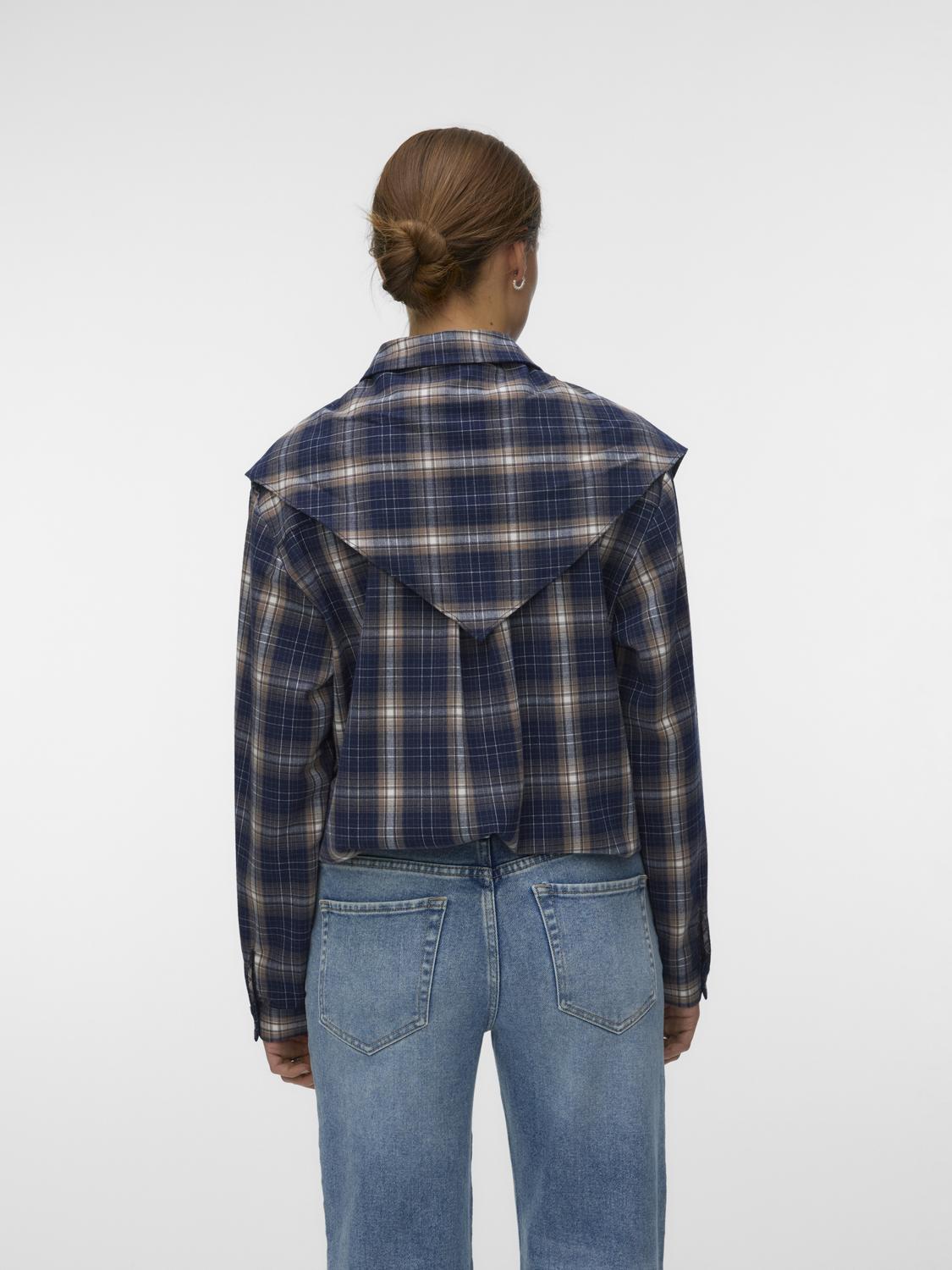 model_shot-back
