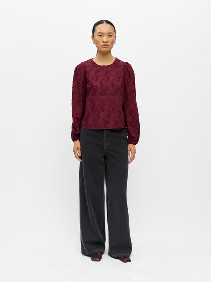 model_shot-front_full