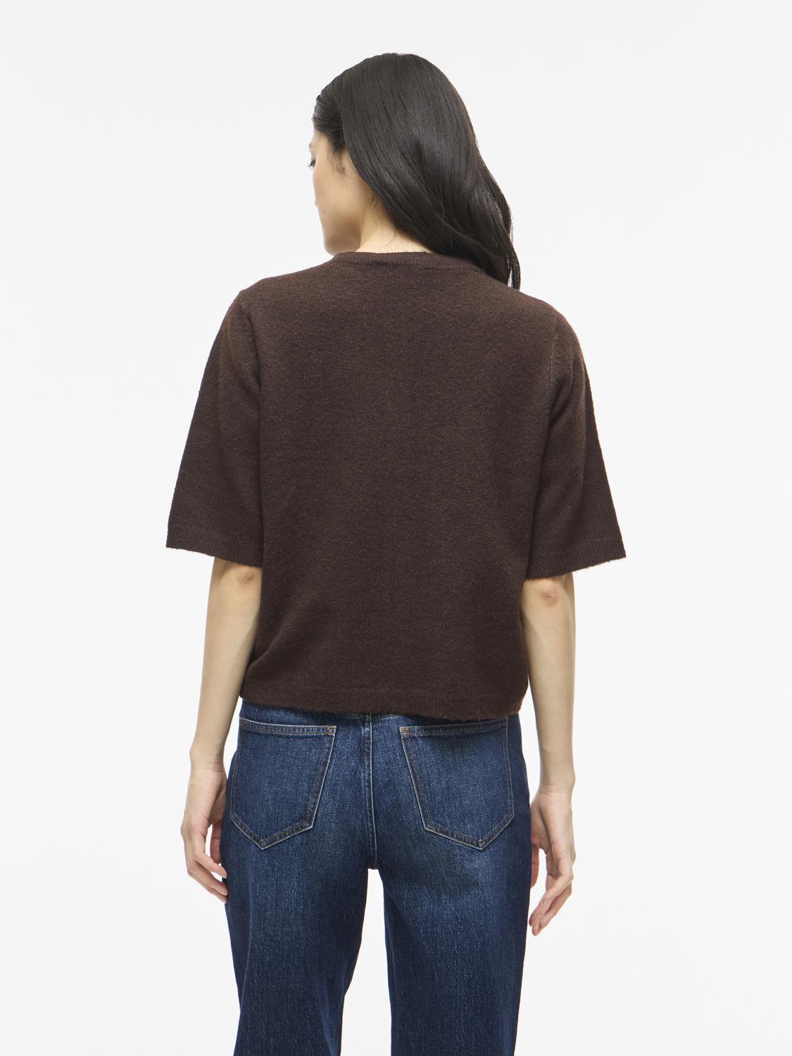 model_shot-back