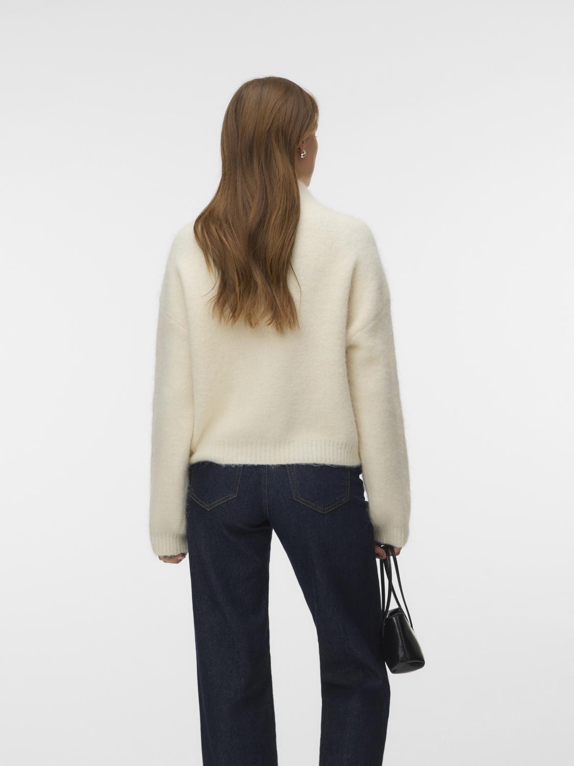 model_shot-back