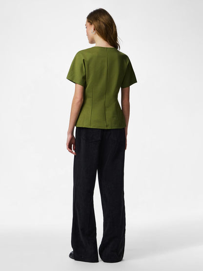model_shot-back