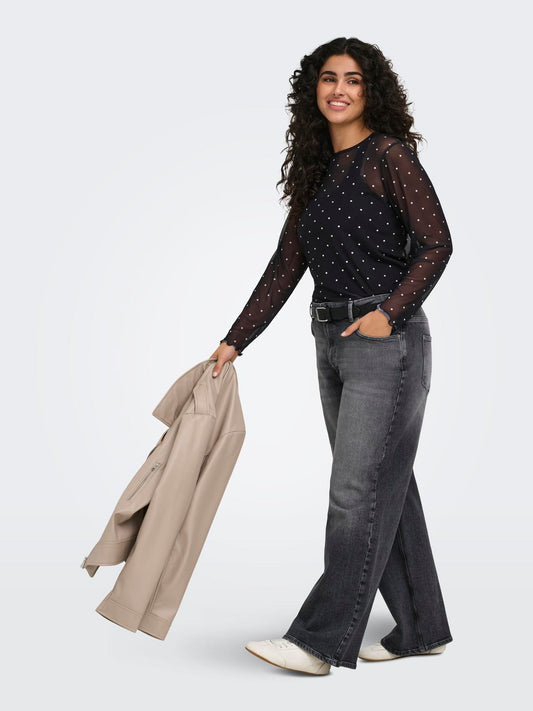model_shot-front_full