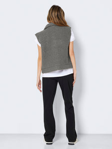 NMHINNY S/L BOUCLE VEST