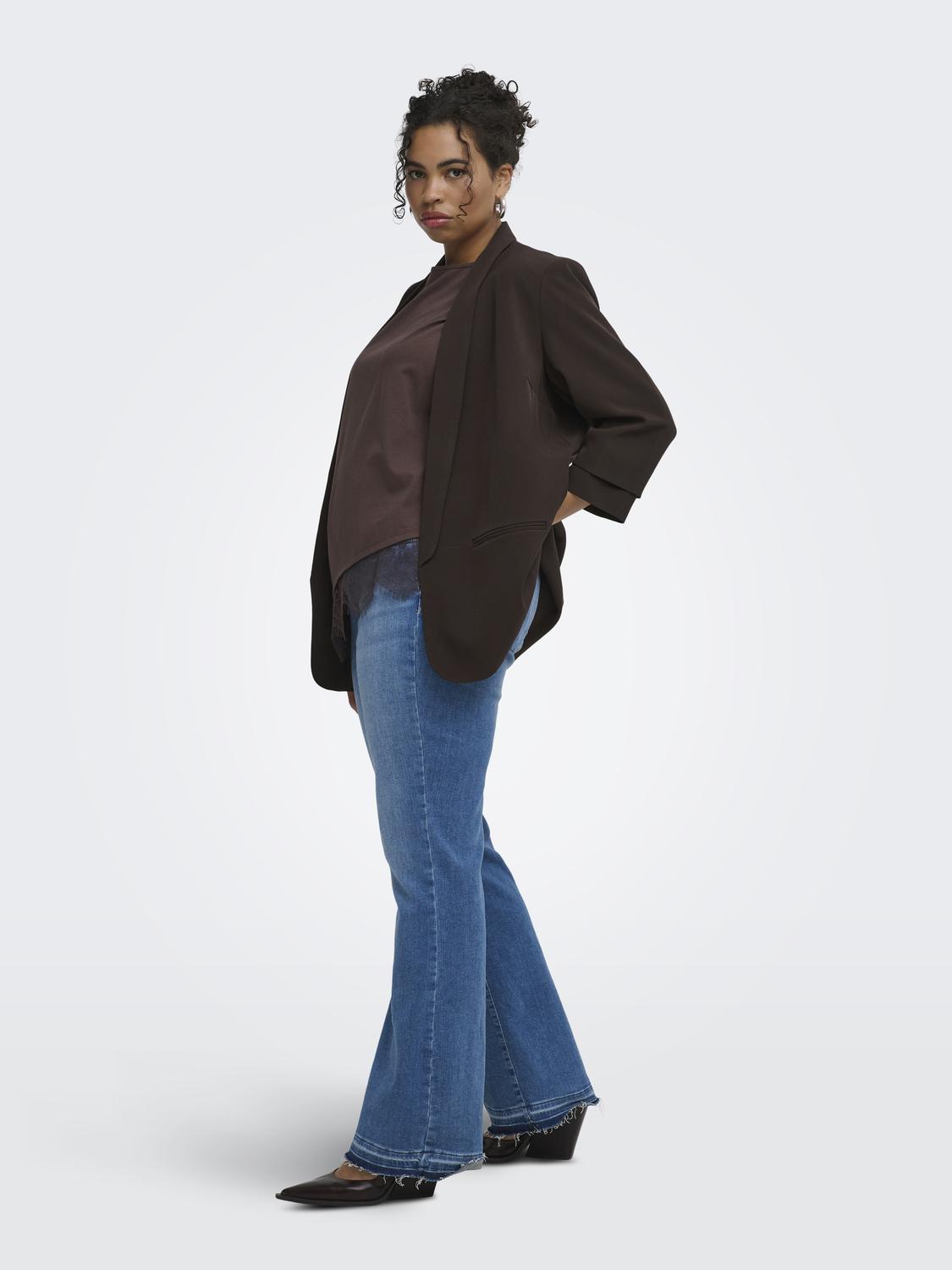 model_shot-front_full