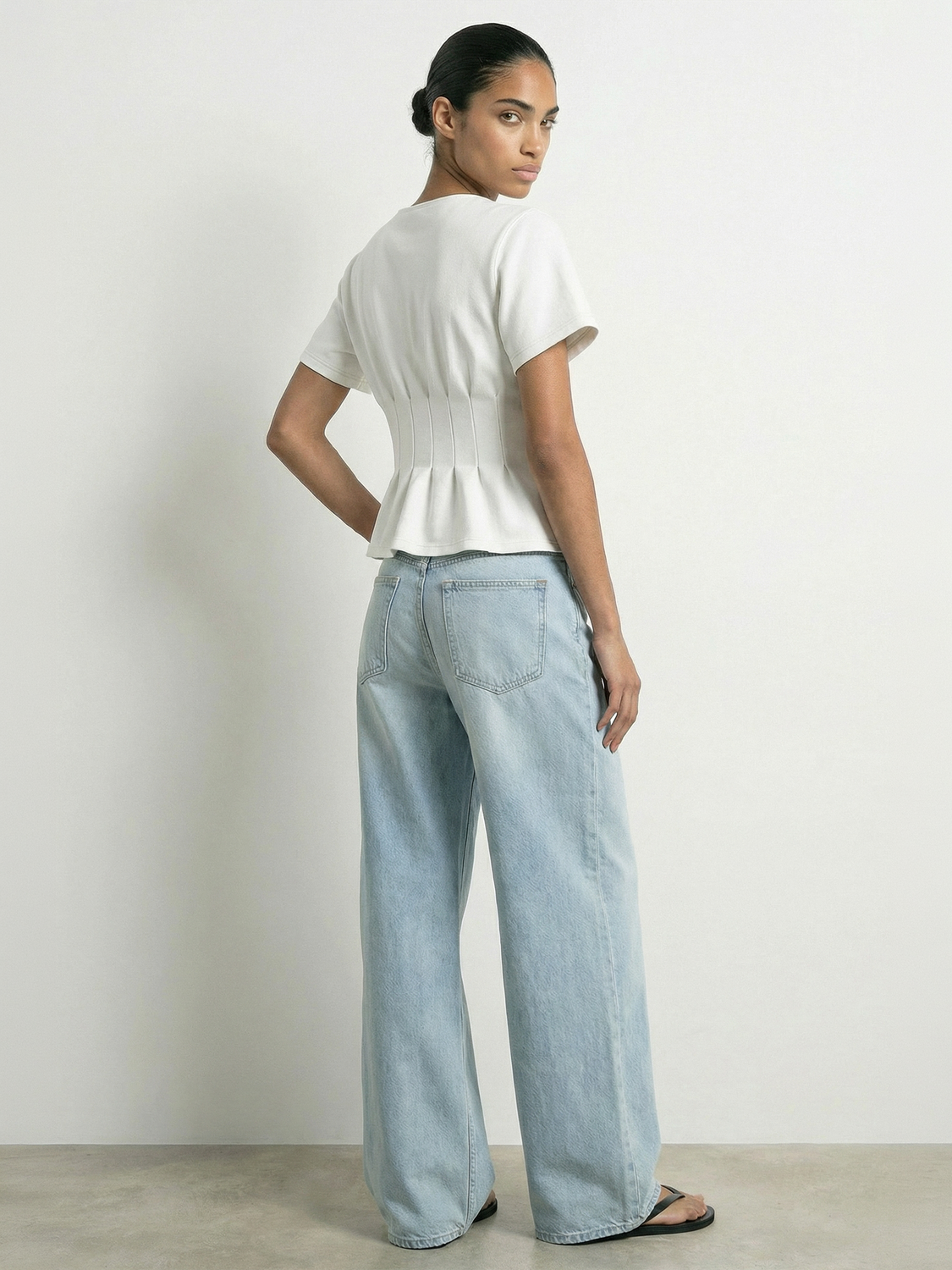 model_shot-front_full