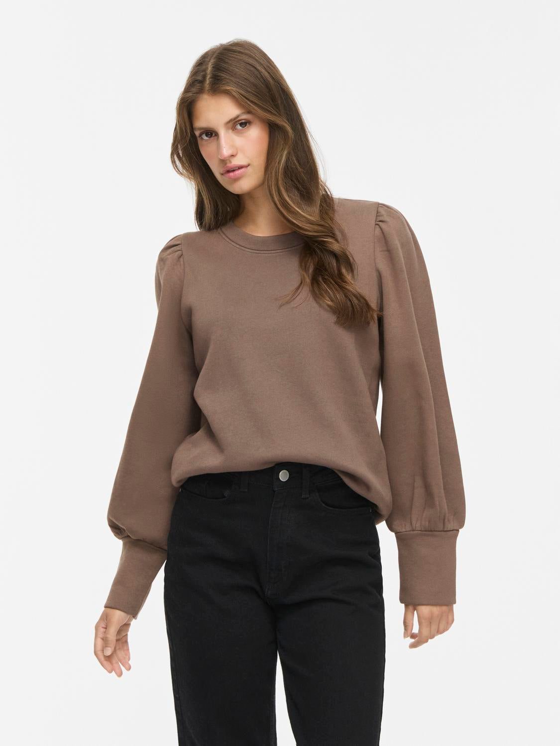 model_shot-front